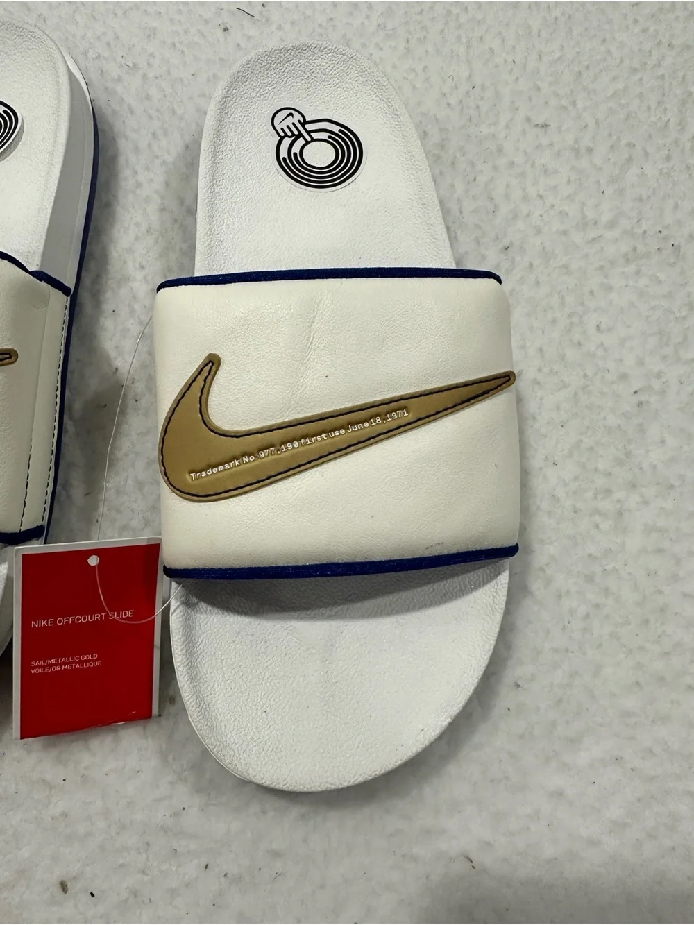 Nike offcourt slide